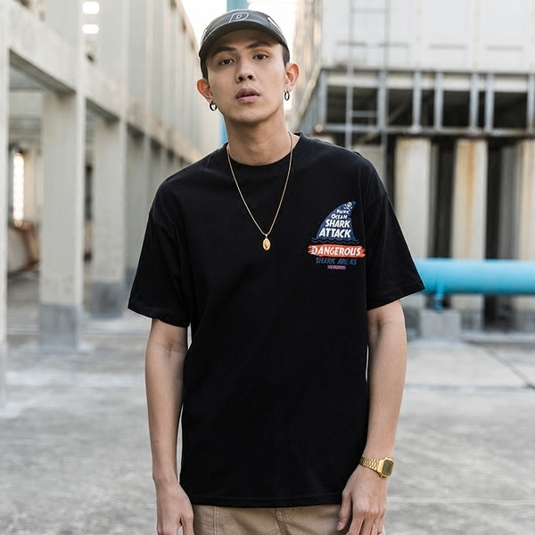 Alkalmi férfi blúz rövid ujjal, fehér, szürke és fekete mintával