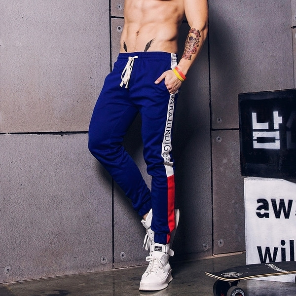 Ανδρική αθλητική φόρμα σε τρία χρώματα με κορδόνια και χρωματιστές άκρες