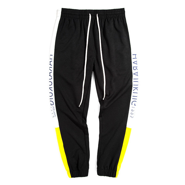 Ανδρική αθλητική φόρμα σε τρία χρώματα με κορδόνια και χρωματιστές άκρες