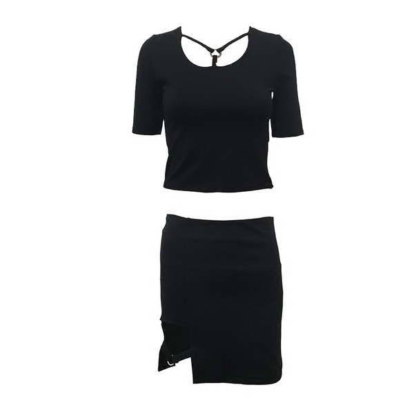 Αθλητική-κομψή γυναικεία φόρμα που αποτελείται από μπλούζα + φούστα σε μαύρο χρώμα