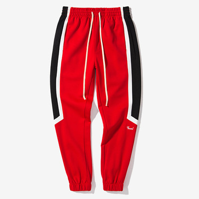 Férfi sporttréningruha két színben nyakkendővel és oldalpánttal