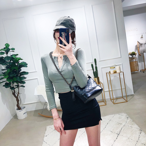 Γυναικεία casual μπλούζα με ρυθμιζόμενο V-neckline σε διάφορα χρώματα