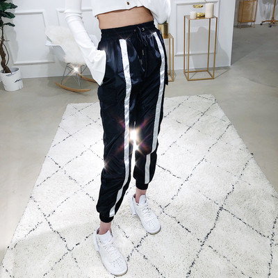 Μοντέρνα παντελόνια με ψηλή μέση και χρώματος