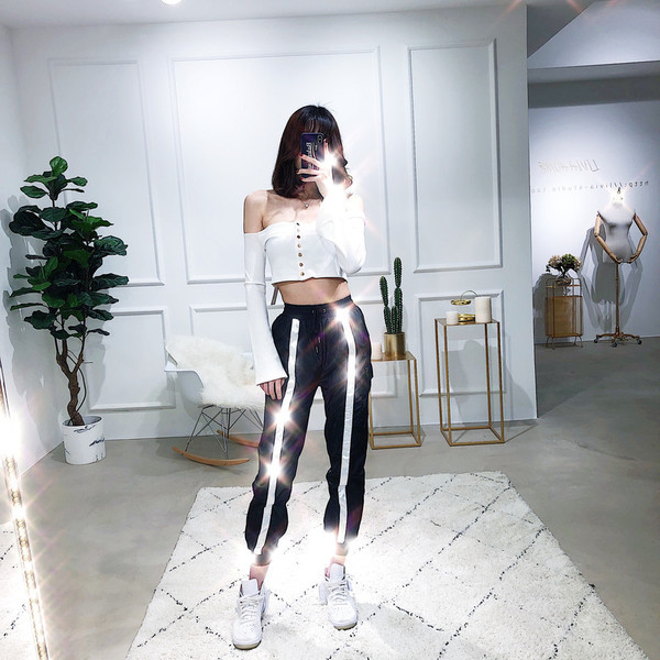 Μοντέρνα παντελόνια με ψηλή μέση και χρώματος