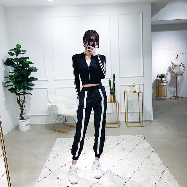 Μοντέρνα παντελόνια με ψηλή μέση και χρώματος