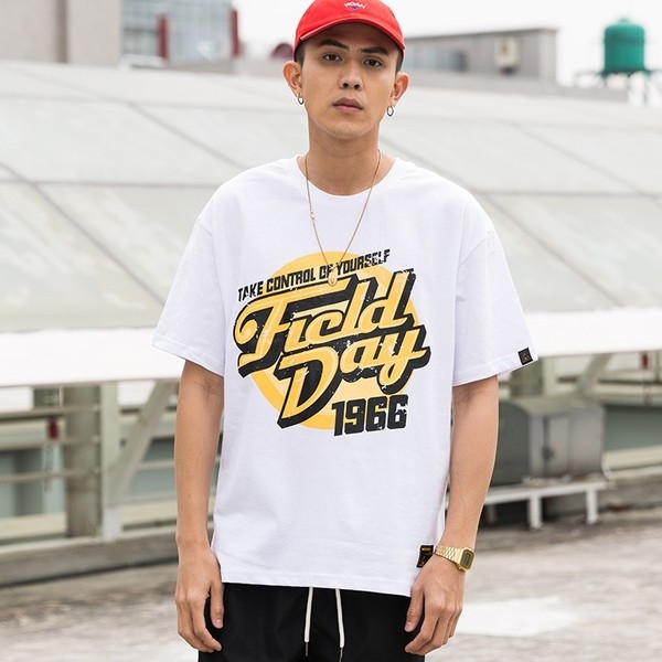 Sport - alkalmi férfi blúz rövid ujjal, fehér és piros mintával