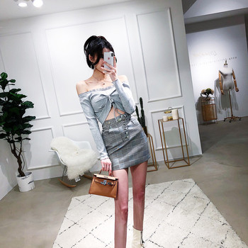 Κομψή γυναικέια φούστα με ψηλή μέση και διακοσμητικά κουμπιά