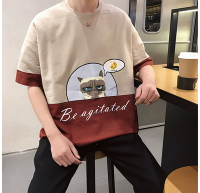 Ευρεία ανδρική μπλούζα T-shirt με κοντό μανίκι και εκτύπωση