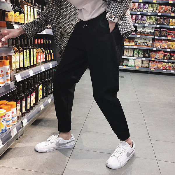 Ανδρικά αθλητικά παντελόνια σε δύο χρώματα με τσέπες και κορδόνια