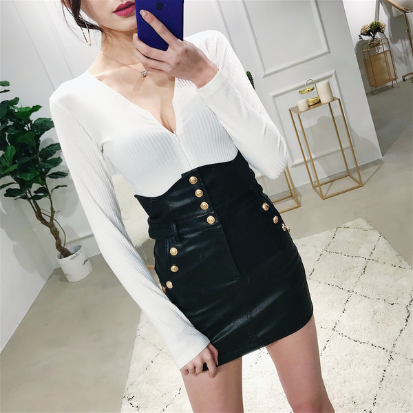 Sima női body, mindennapi használatra alkalmas V-nyakkal, két színben