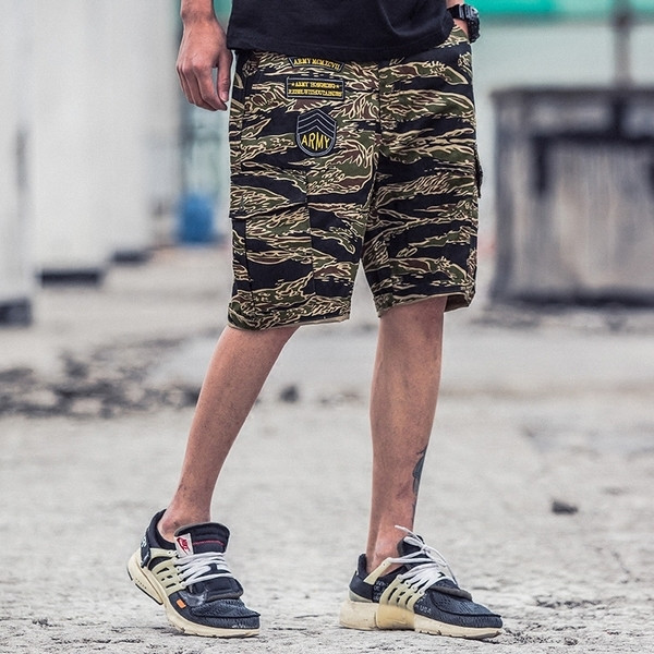 Sport - alkalmi férfi rövidnadrág - két modell