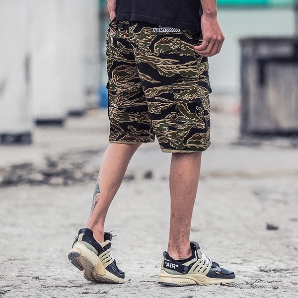 Sport - alkalmi férfi rövidnadrág - két modell