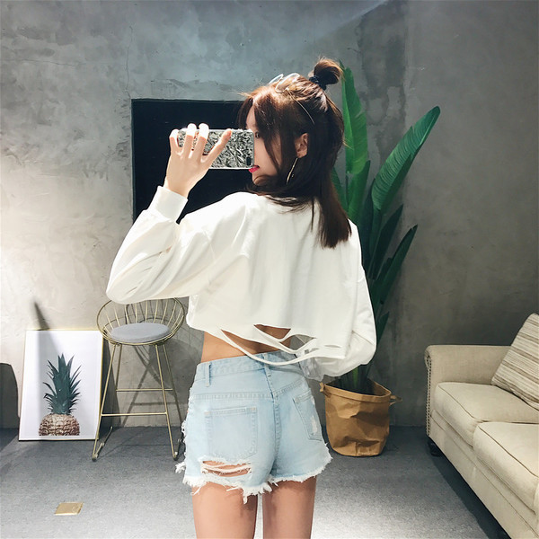 Modern női rövid farmernadrág magas derékkal, foltokkal három színben