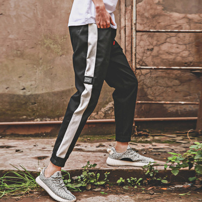 Ανδρικά παντελόνια με τσέπες, κορδόνια και χρωματιστές άκρες