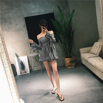 Κομψό γυναικείο φόρεμα με κοντό μανίκι με χαλασμένους ώμους και ενδιαφέροντα μανίκια