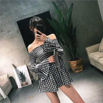 Κομψό γυναικείο φόρεμα με κοντό μανίκι με χαλασμένους ώμους και ενδιαφέροντα μανίκια