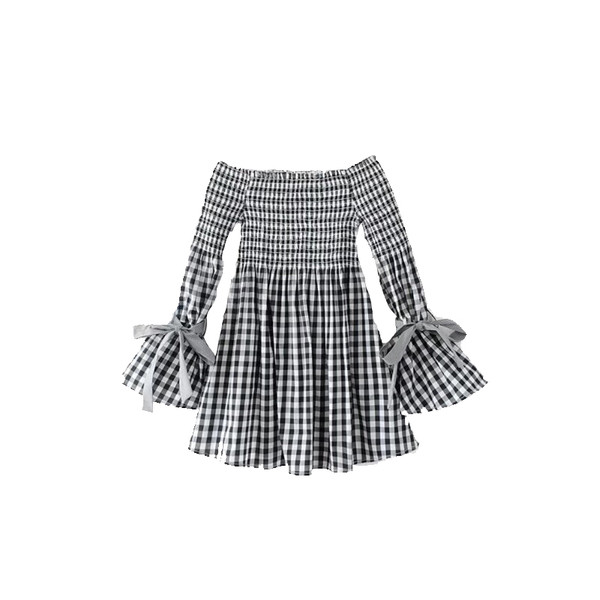 Κομψό γυναικείο φόρεμα με κοντό μανίκι με χαλασμένους ώμους και ενδιαφέροντα μανίκια