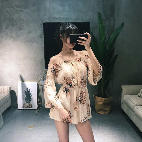 Κομψό γυναικείο ολόσωμο παντελόνι με floral μοτίβο