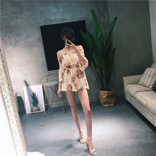 Κομψό γυναικείο ολόσωμο παντελόνι με floral μοτίβο