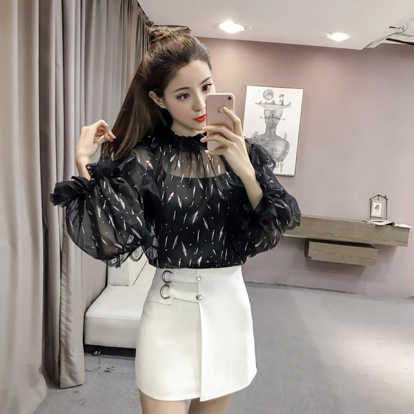 Modern női ing csipkével és fényes részekkel