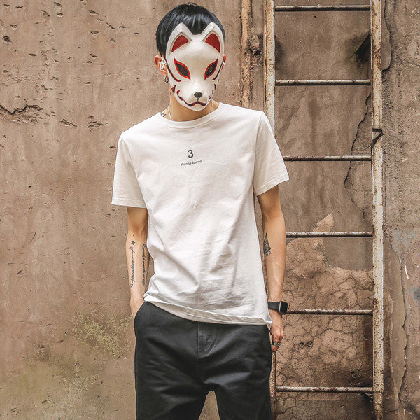 Alkalmi férfi póló rövid ujjal, fehér színben, virágos motívumokkal