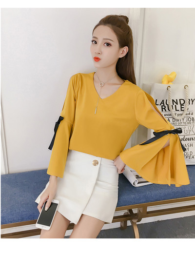 Μοντέρνο γυναικείο πουκάμισο με ντεκολτέ σε σχήμα V και φαρδιά μανίκια