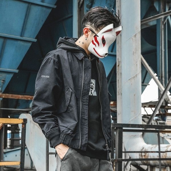 Sötét színű férfi nyári kabát kapucnival és zsebekkel