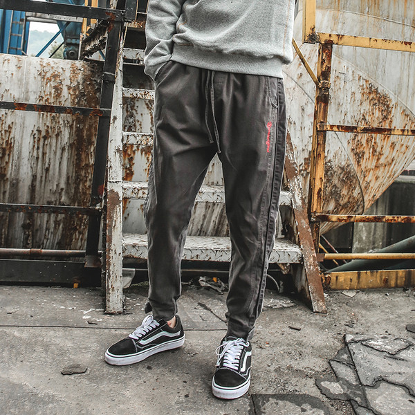 Sportos sima férfi nadrág három színben gumírozott derékkal