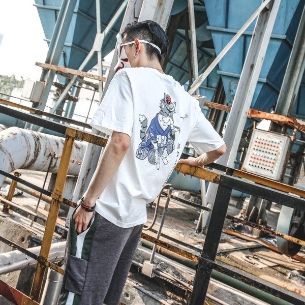 Rövid ujjú férfi póló, két színben, hátoldalán mintával