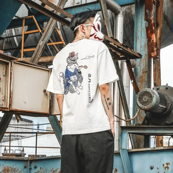 Rövid ujjú férfi póló, két színben, hátoldalán mintával