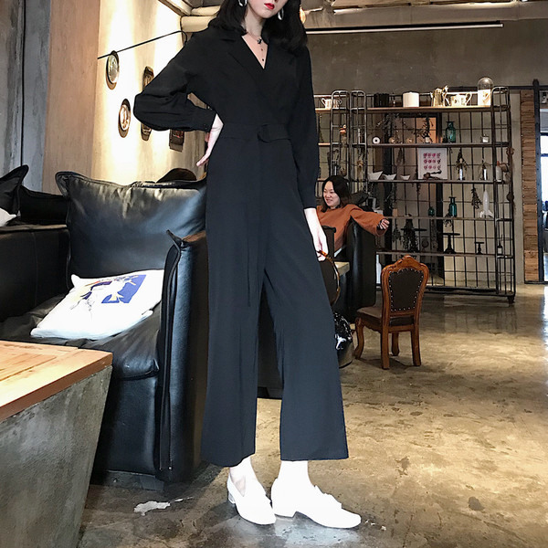 Κομψό γυναικεία ολόσωμο  με ντεκολτέ και ζώνη σε σχήμα V σε δύο χρώματα