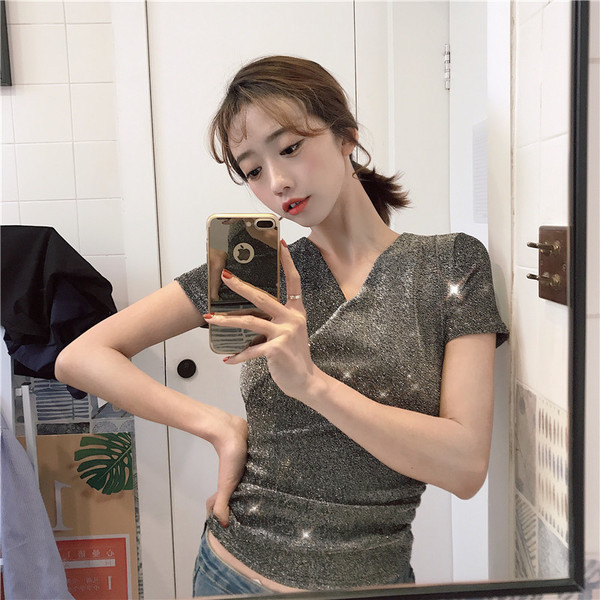 Μοντέρνα γυναικεία μπλούζα  με λαμπερά σωματίδια και V-λαιμό σε δύο χρώματα