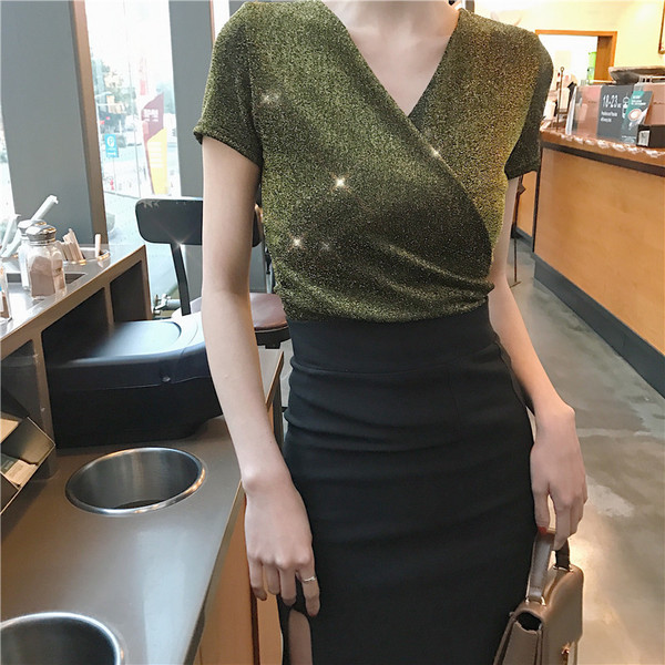 Μοντέρνα γυναικεία μπλούζα  με λαμπερά σωματίδια και V-λαιμό σε δύο χρώματα