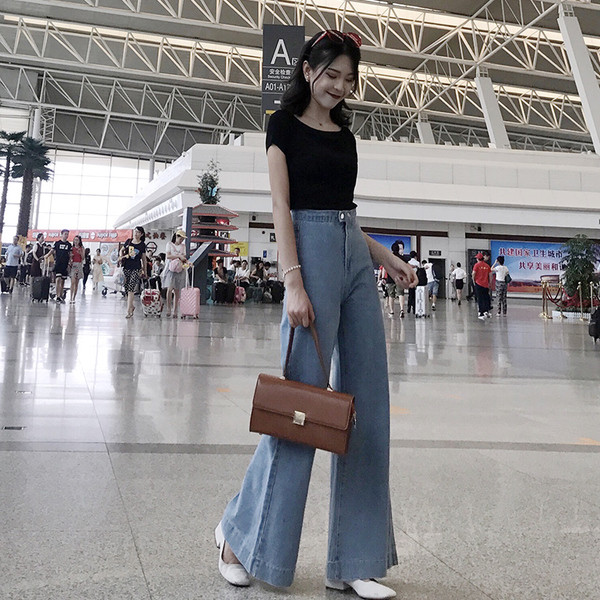 Stílusos női farmer, magas derekú Charleston típusú világos színben