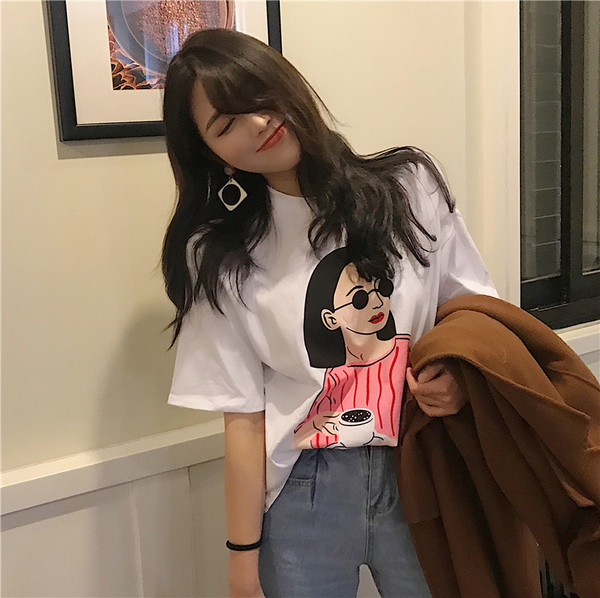 Női sport-alkalmi póló freestyle mintával, két színben