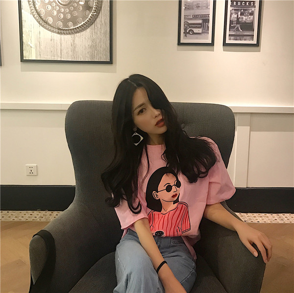 Női sport-alkalmi póló freestyle mintával, két színben