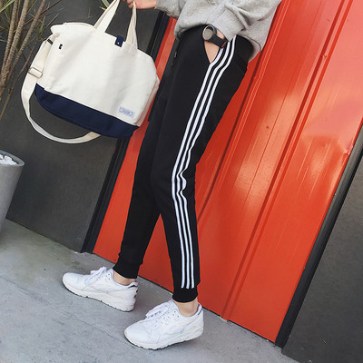 Μαύρη αθλητική ανδρική φόρμα με τσέπες