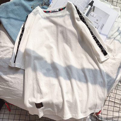 Καλοκαιρινό ανδρικό μπλουζάκι με μεταλλικά στοιχεία