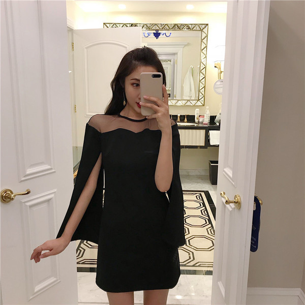 Stílusos női rövid ruha O-gallérral és utánzó hosszú ujjú fekete színben