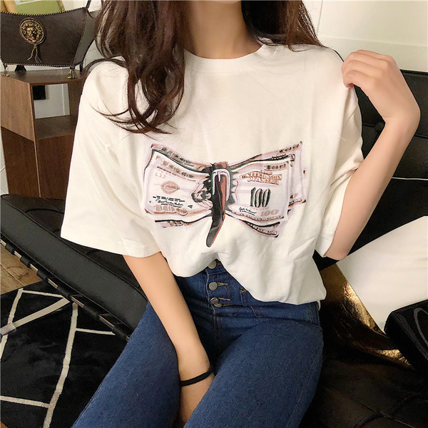 Καθημερινή γυναικεία μπλούζα σε στυλ με ενδιαφέρουσα εφαρμογή σε τρία χρώματα