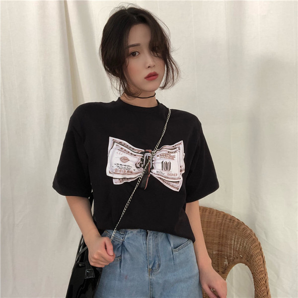 Καθημερινή γυναικεία μπλούζα σε στυλ με ενδιαφέρουσα εφαρμογή σε τρία χρώματα