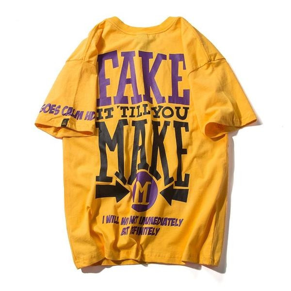 Férfi blúz 3/4 széles ujjal, fehér, fekete és sárga felirattal