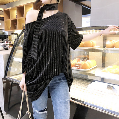 Μοντέρνα γυναικεία μπλούζα σε ελεύθερο στυλ με λαμπερά σωματίδια σε δύο χρώματα