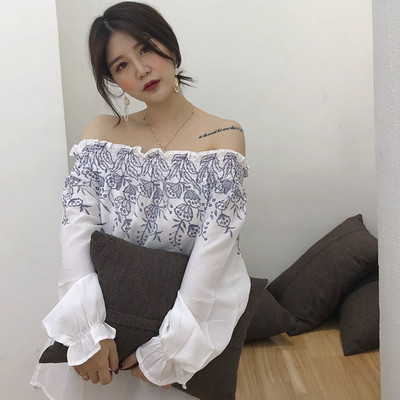 Stílusos női ing leesett vállú, széles ujjú, gyönyörű hímzéssel két színben