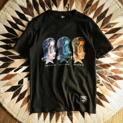 Férfi póló rövid ujjal fekete-fehérben, mintával