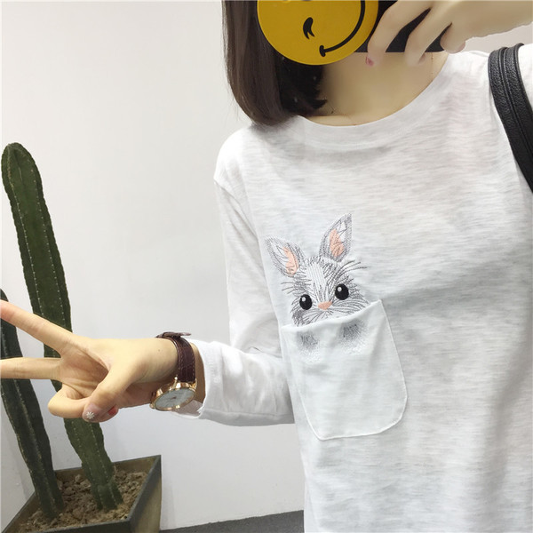 Női nyári blúz több színben zsebbel és hímzéssel