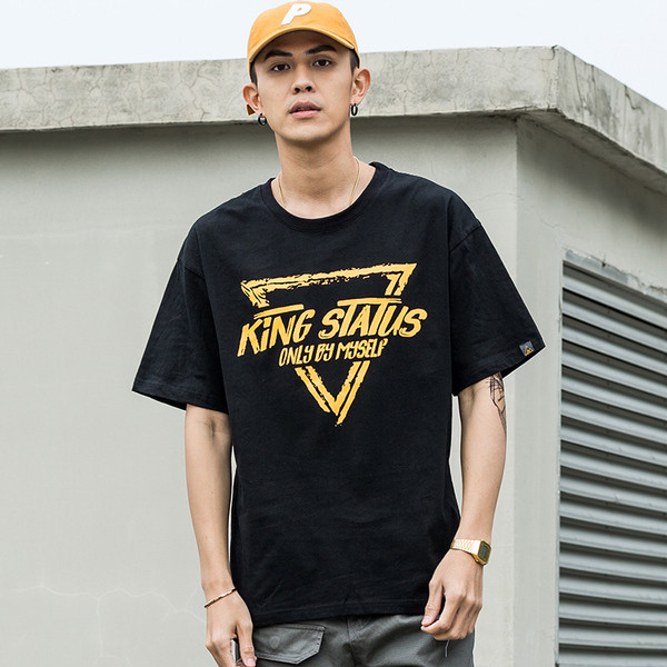 Alkalmi férfi blúz 3/4 ujjú felirattal - fehér, fekete és lila