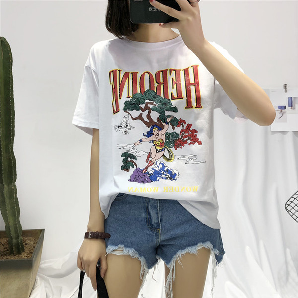 Γυναικείο  T-shirt με  φαρδιά μανίκια σε δύο χρώματα και έγχρωμη εκτύπωση