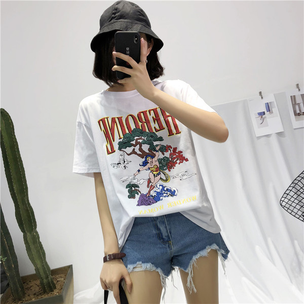 Γυναικείο  T-shirt με  φαρδιά μανίκια σε δύο χρώματα και έγχρωμη εκτύπωση