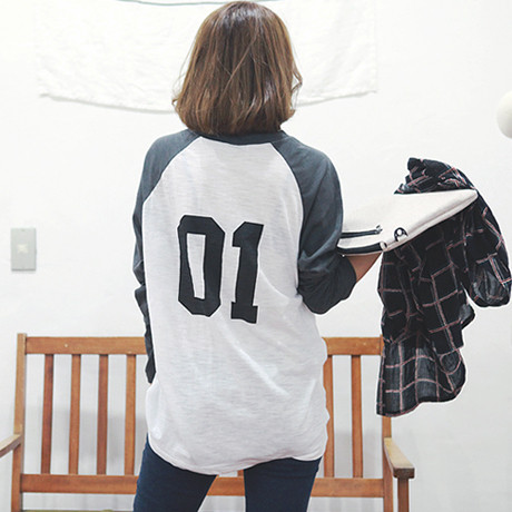 Γυναικεία μπλούζα με μακρύ μανίκι με ντεκολτέ σε σχήμα V με κουμπιά και επιγραφή